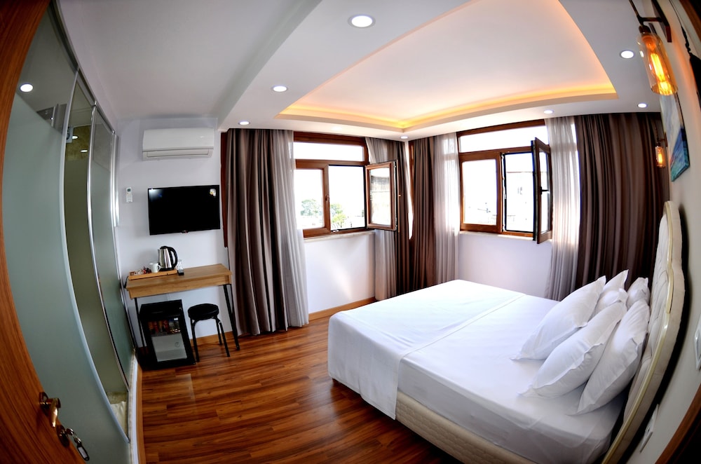 SUPERIOR, DOUBLE BED