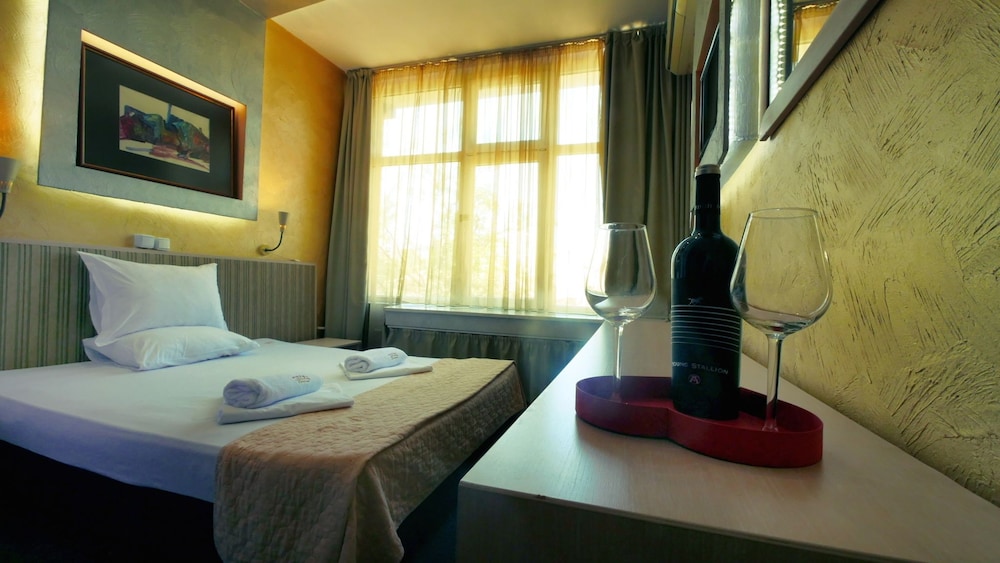 Hotel Alabin Central 9/22