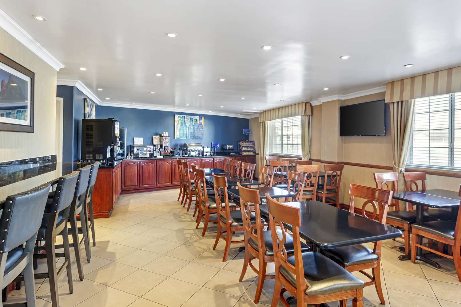 Best Western China Lake Inn 18/24