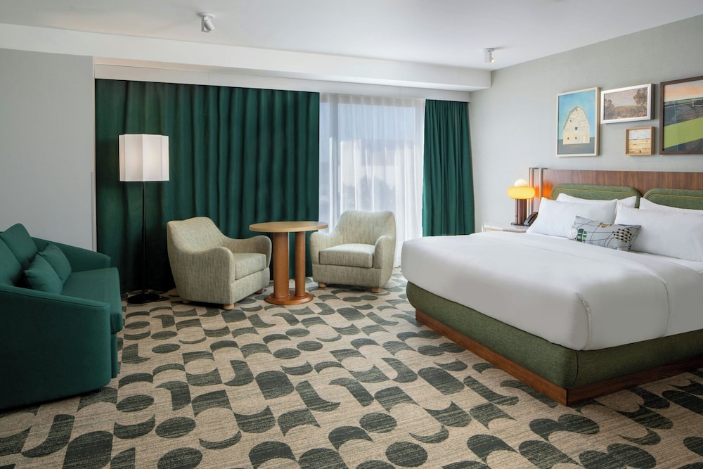 Trilogy Hotel Huntsville, Autograph Collection 8/43