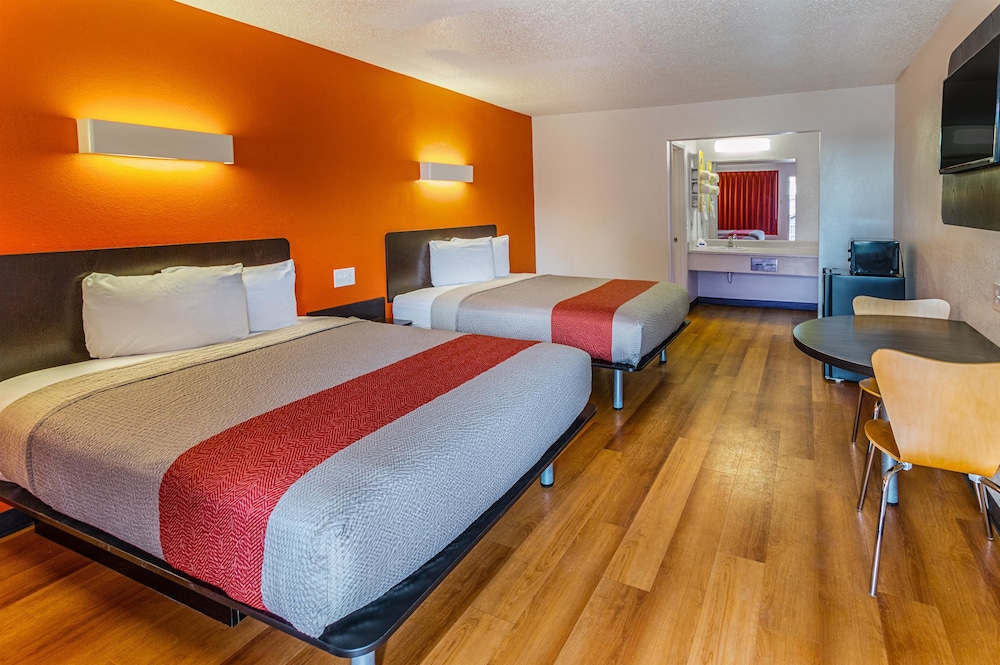 Motel6 Waxahachie, TX 17/39