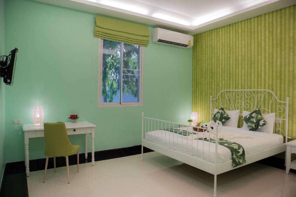 Family, 2 Double Beds, Pool Side