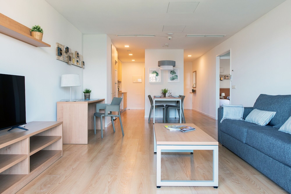 Aura Park Aparthotel 48/69