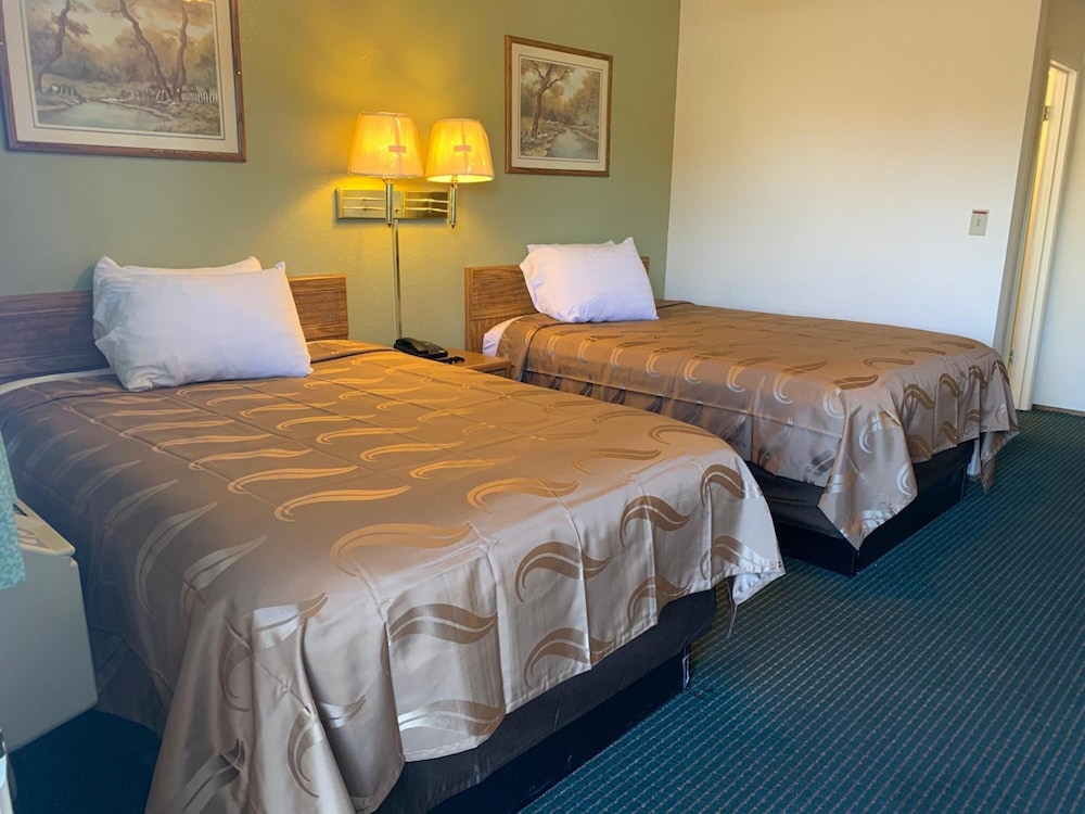 Regency Inn 14/37