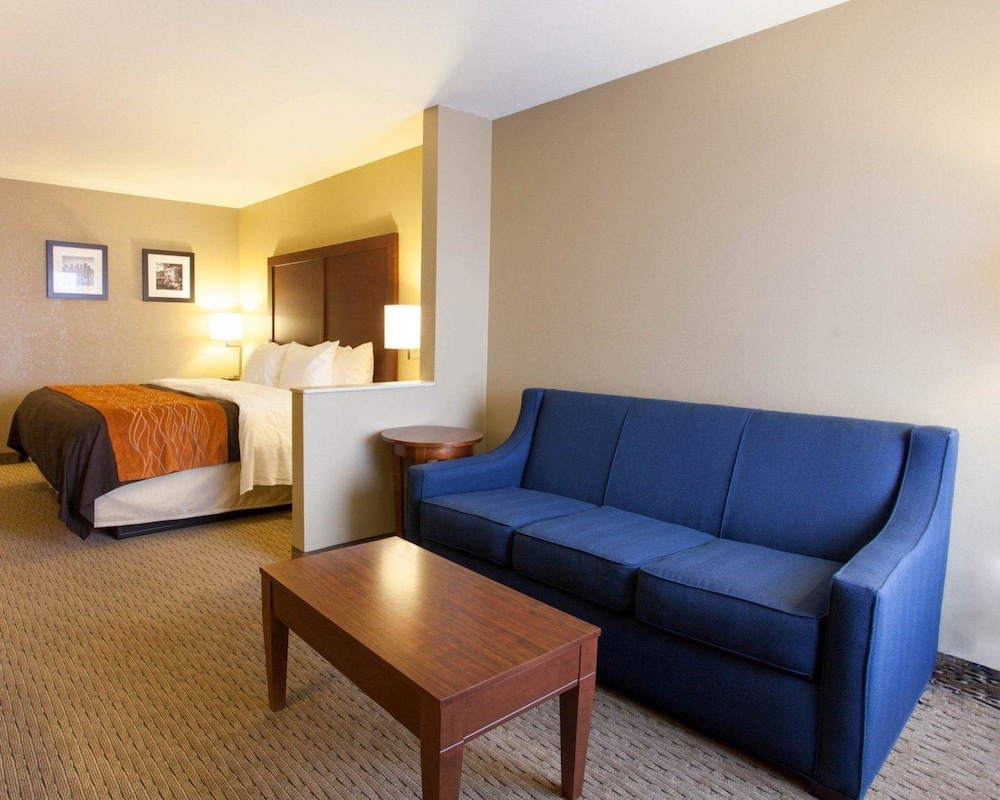 Quality Inn & Suites I-40 East 49/59