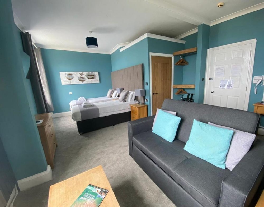 Pentire Hotel 43/63