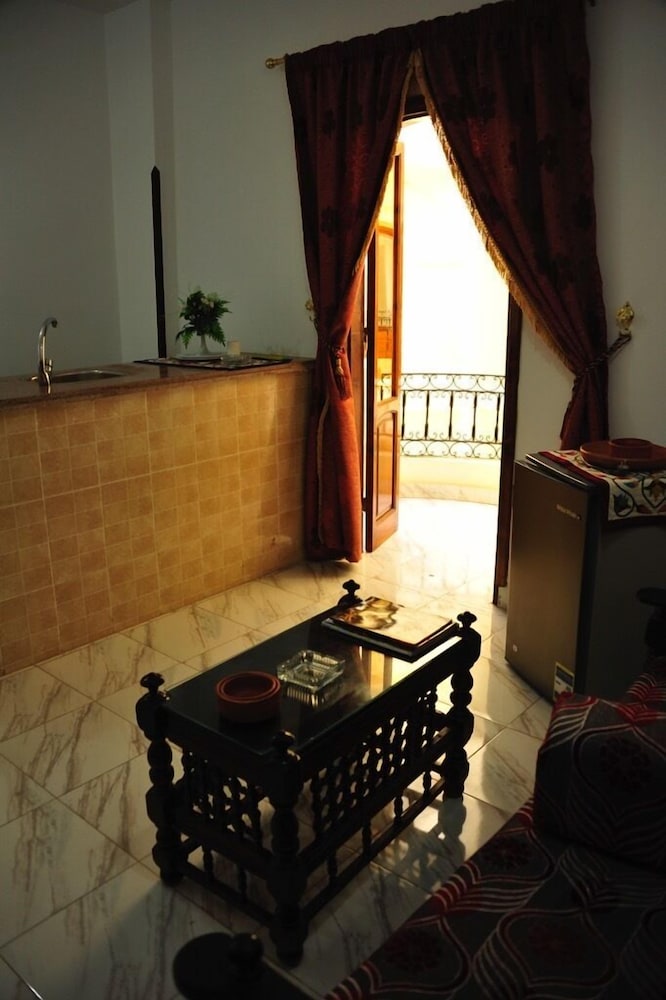 Alhambra Hotel 10/50