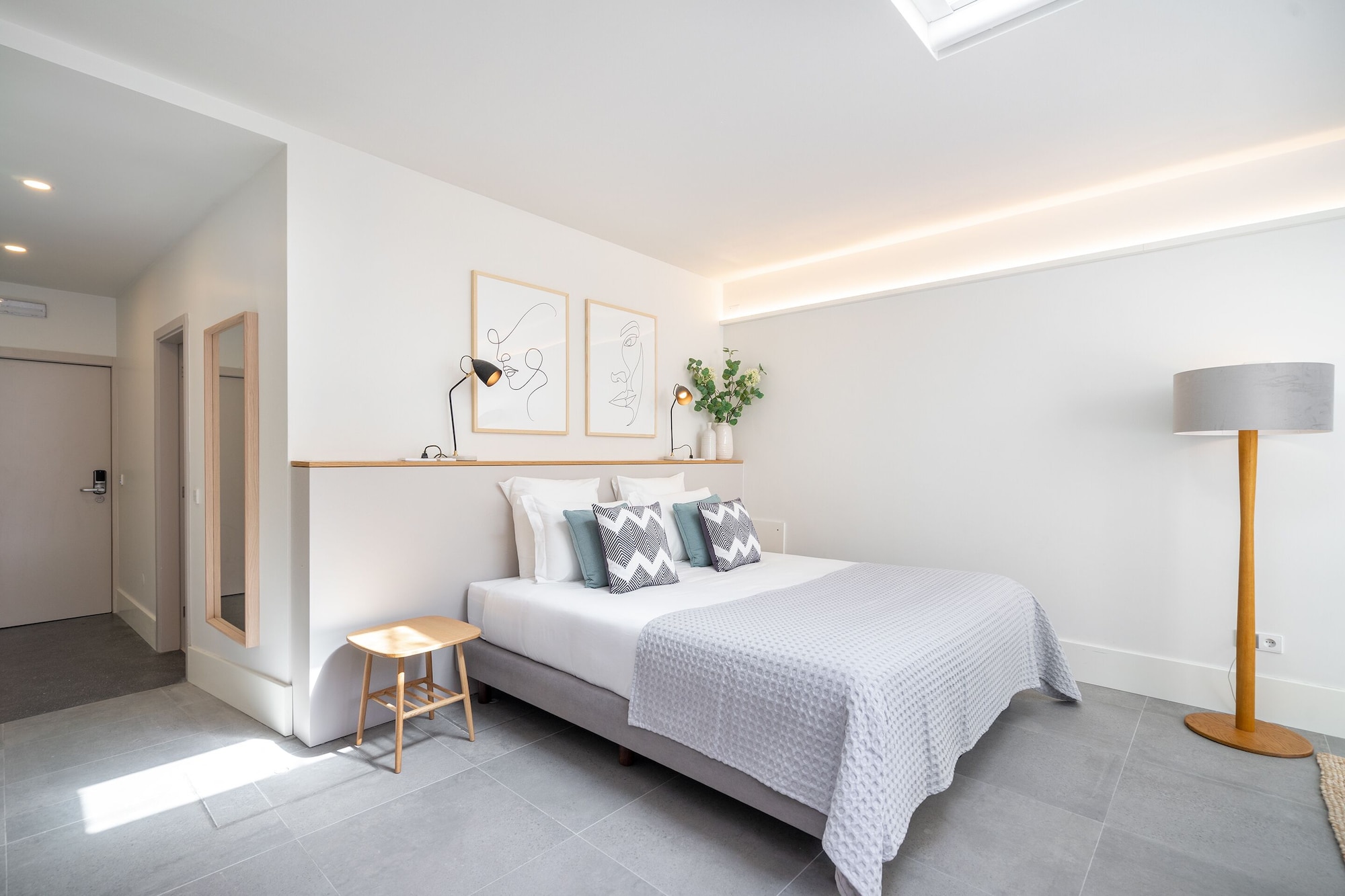 LUXURY, STUDIO, SUITE