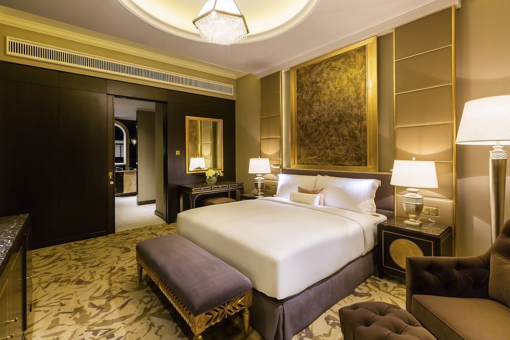 Signature, Palace, Suite, King Bed