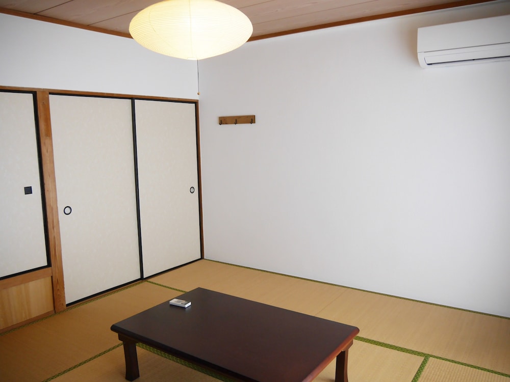 J-Hoppers Lake Biwa Guesthouse - Hostel 31/61