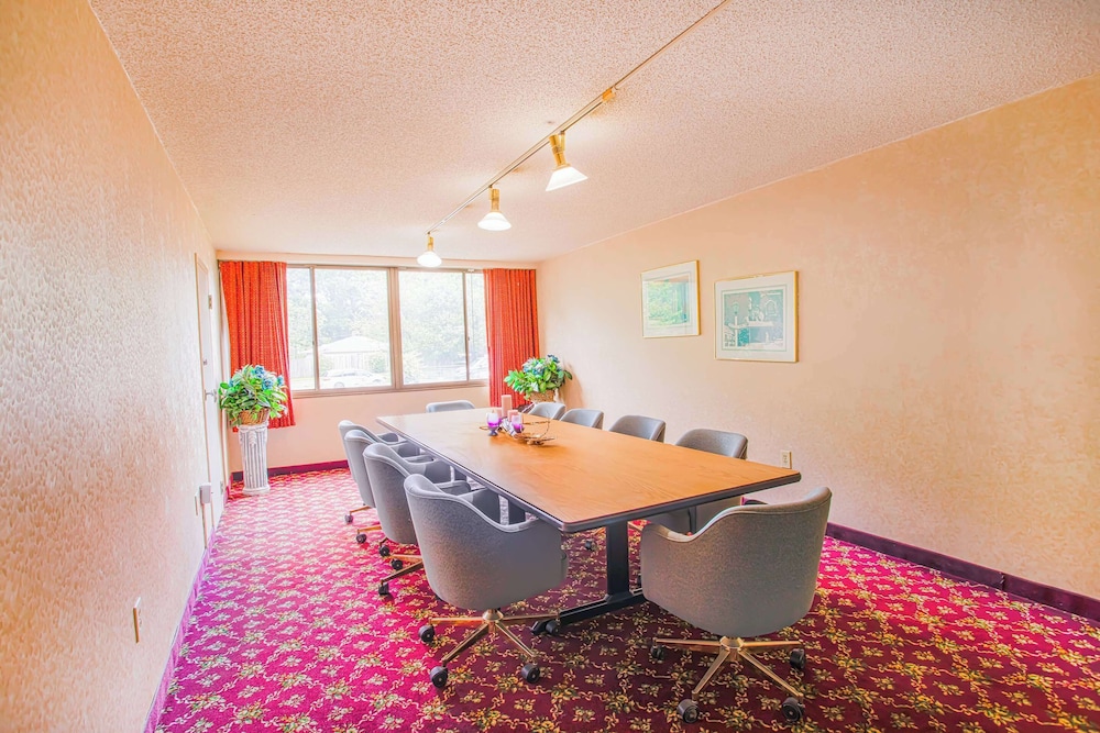 Americas Best Value Inn Winston-Salem NC 16/45