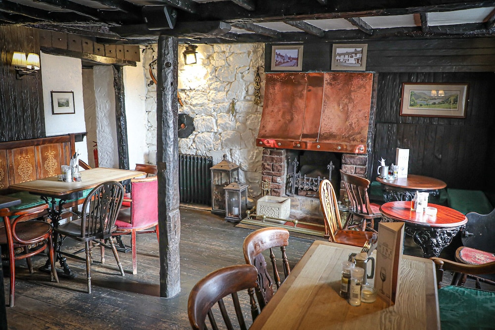 Queens Head Inn 20/28