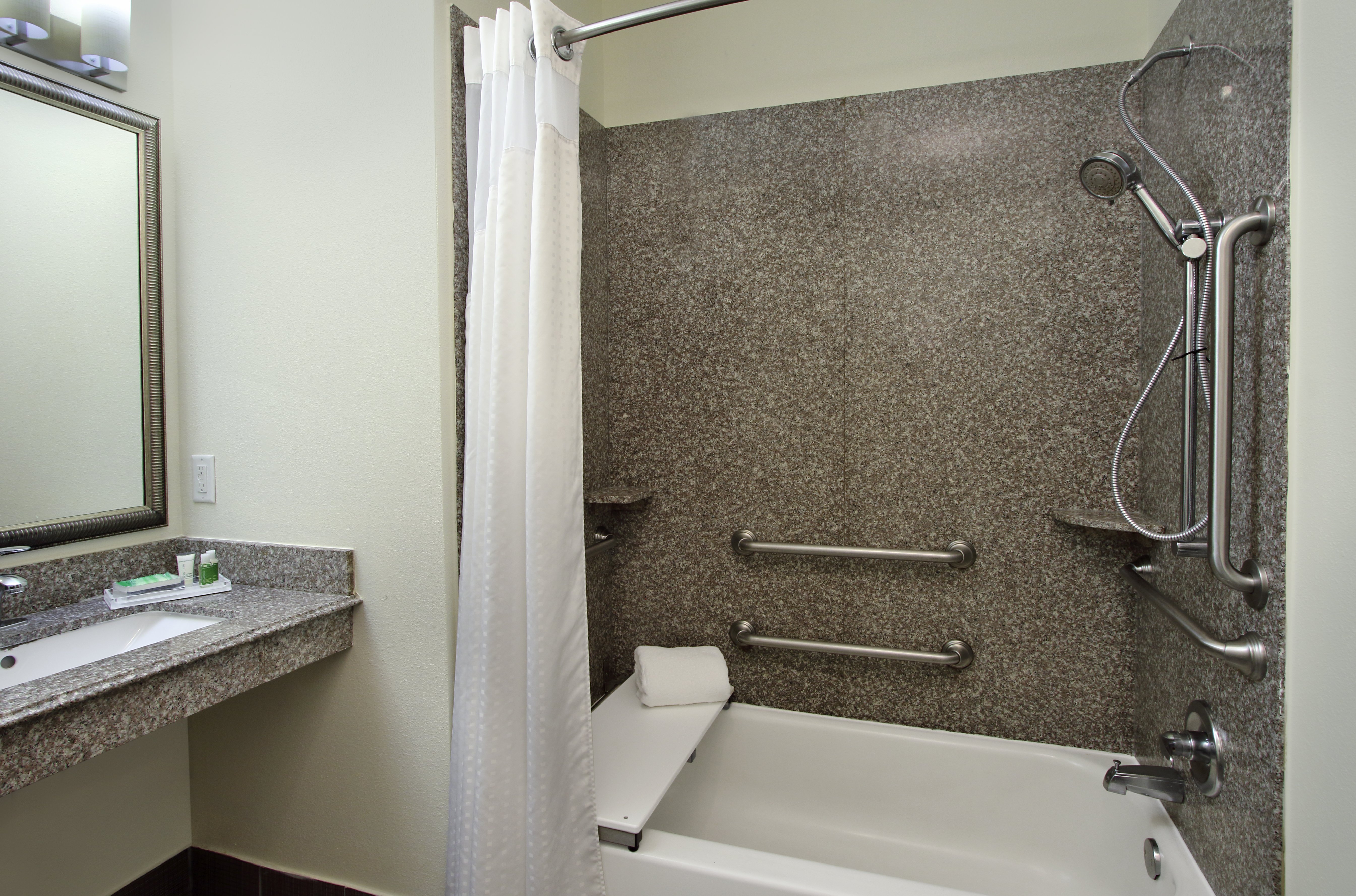 HOLIDAY INN HAMMOND 47/48