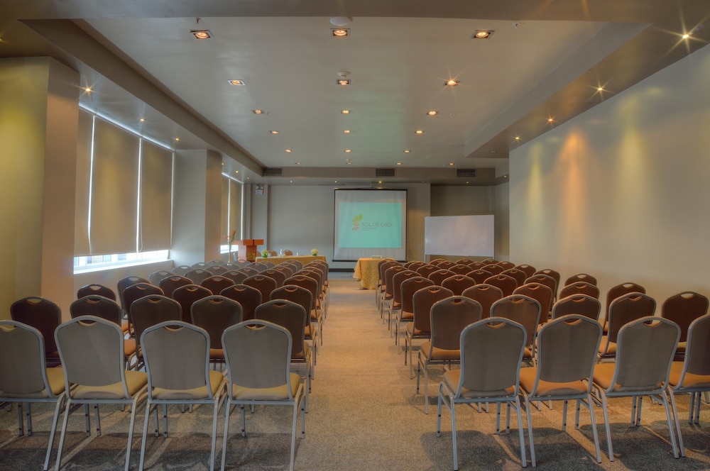 Sol de Oro Hotel And Suites 50/65