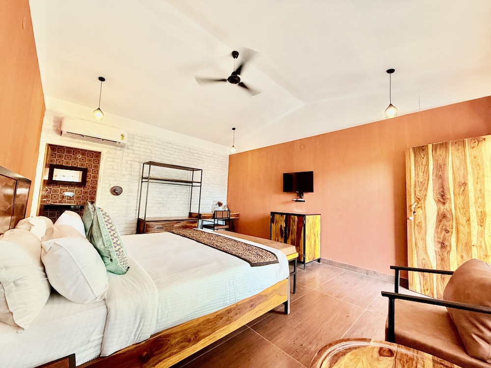 RAJ PALACE 13/50