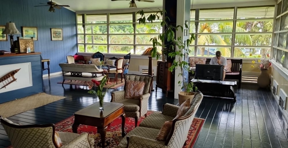 The Samoan Outrigger Hotel 32/50
