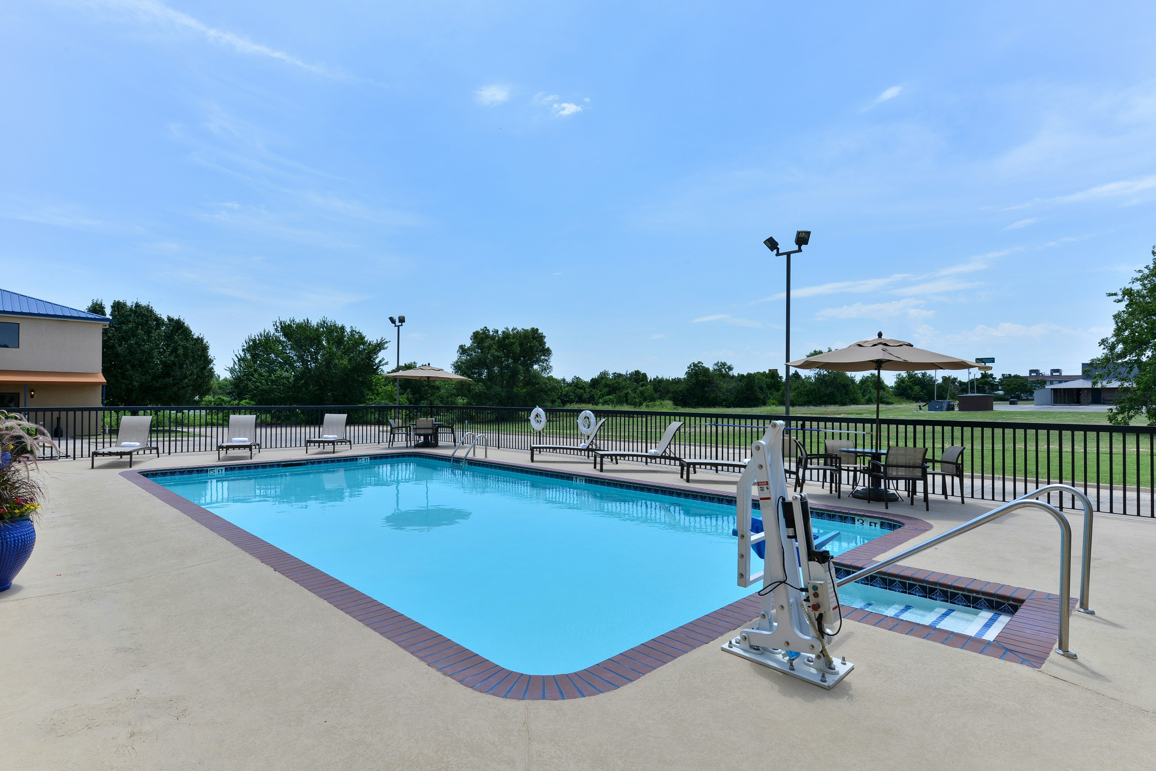 Baymont by Wyndham Ardmore I-35 21/46