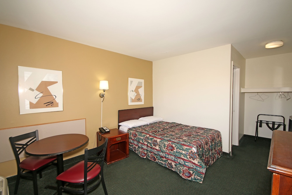 Royal Inn Charlotte Airport Hotel 23/31