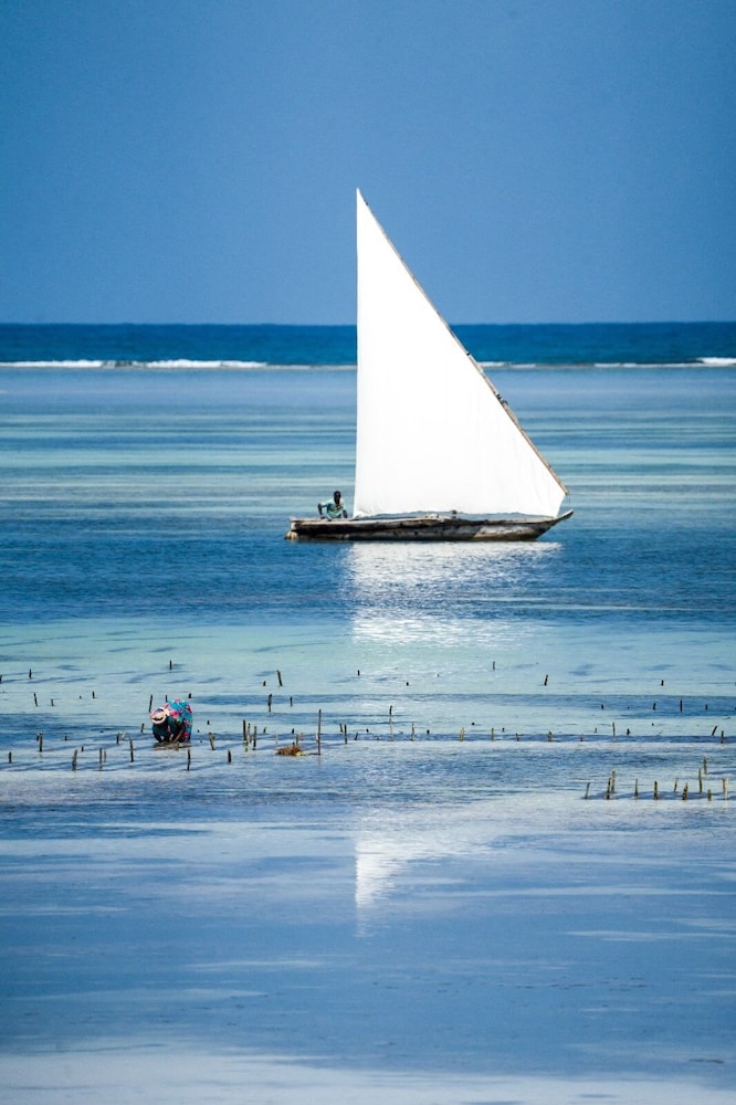 Sultan Sands Island Resort & Spa 66/69