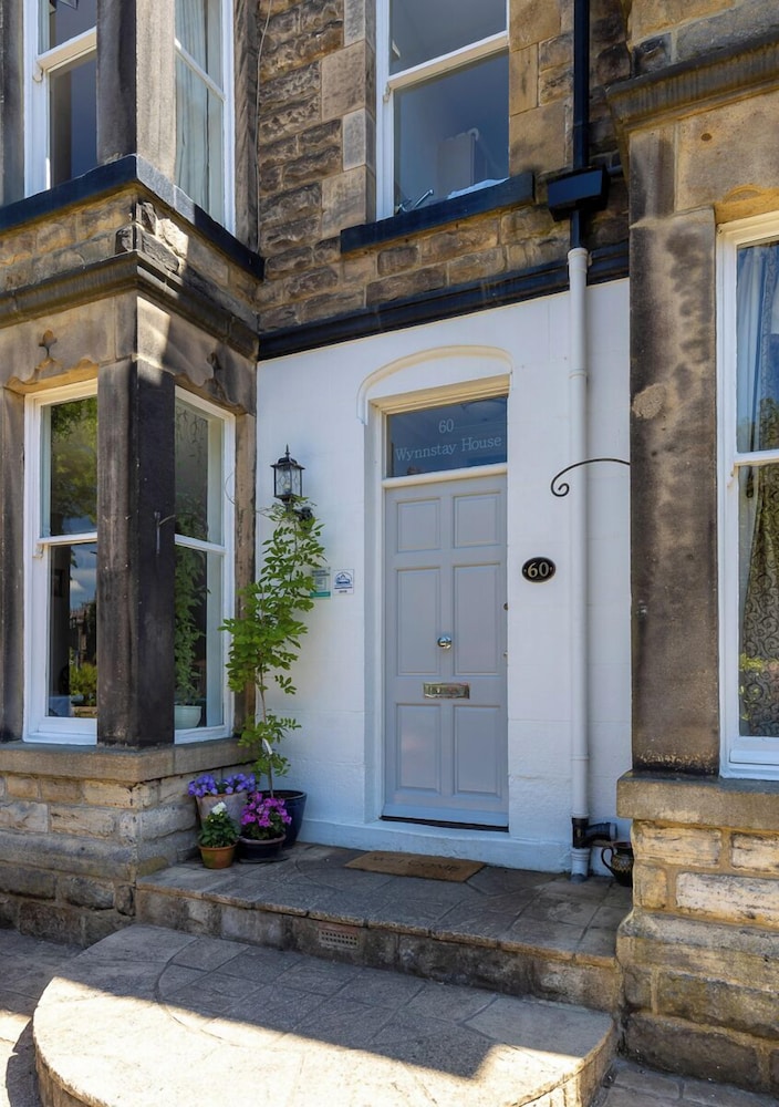 Wynnstay House 6/33