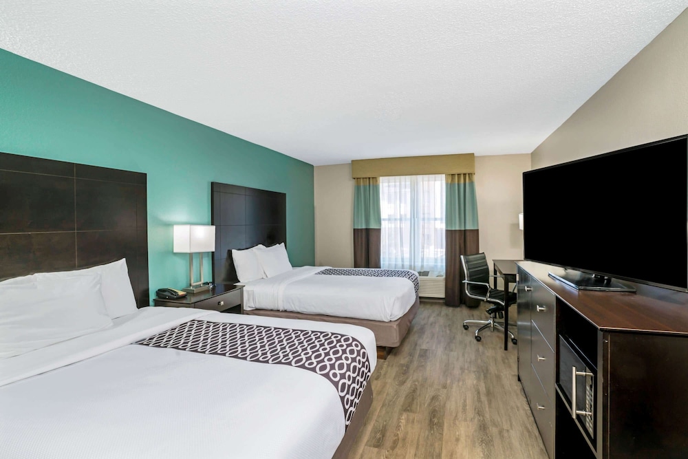 La Quinta Inn & Suites by Wyndham Lebanon 10/37