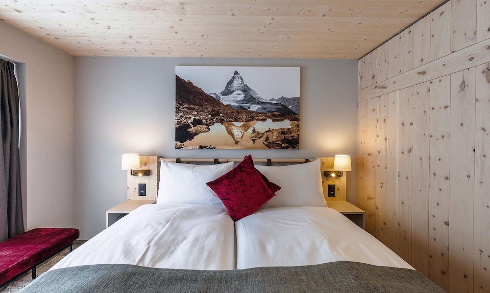 ROOM, TWIN BEDS