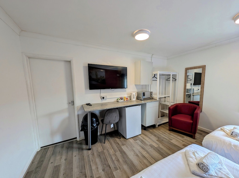 OYO Hathern Hotel 26/60