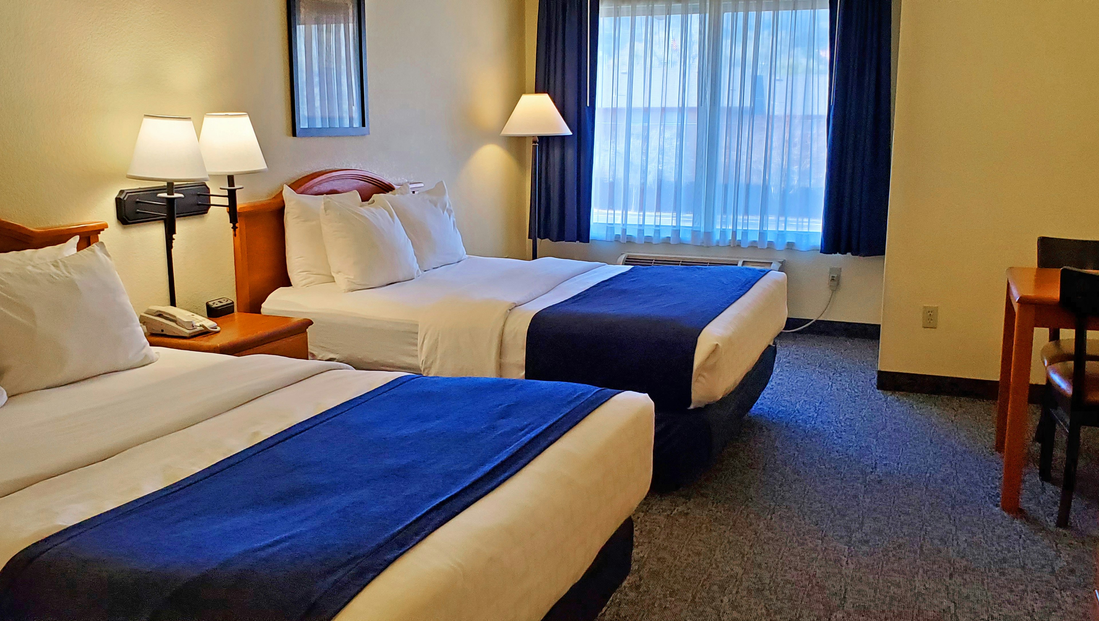 Room, 2 Queen Beds, Peak View