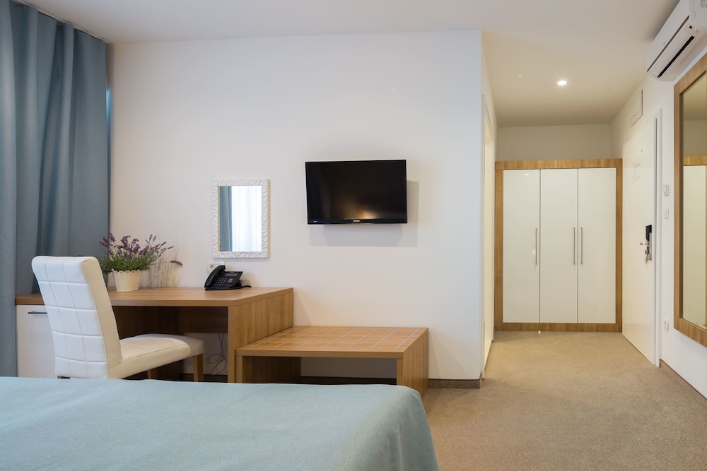 Hotel Corner 28/58
