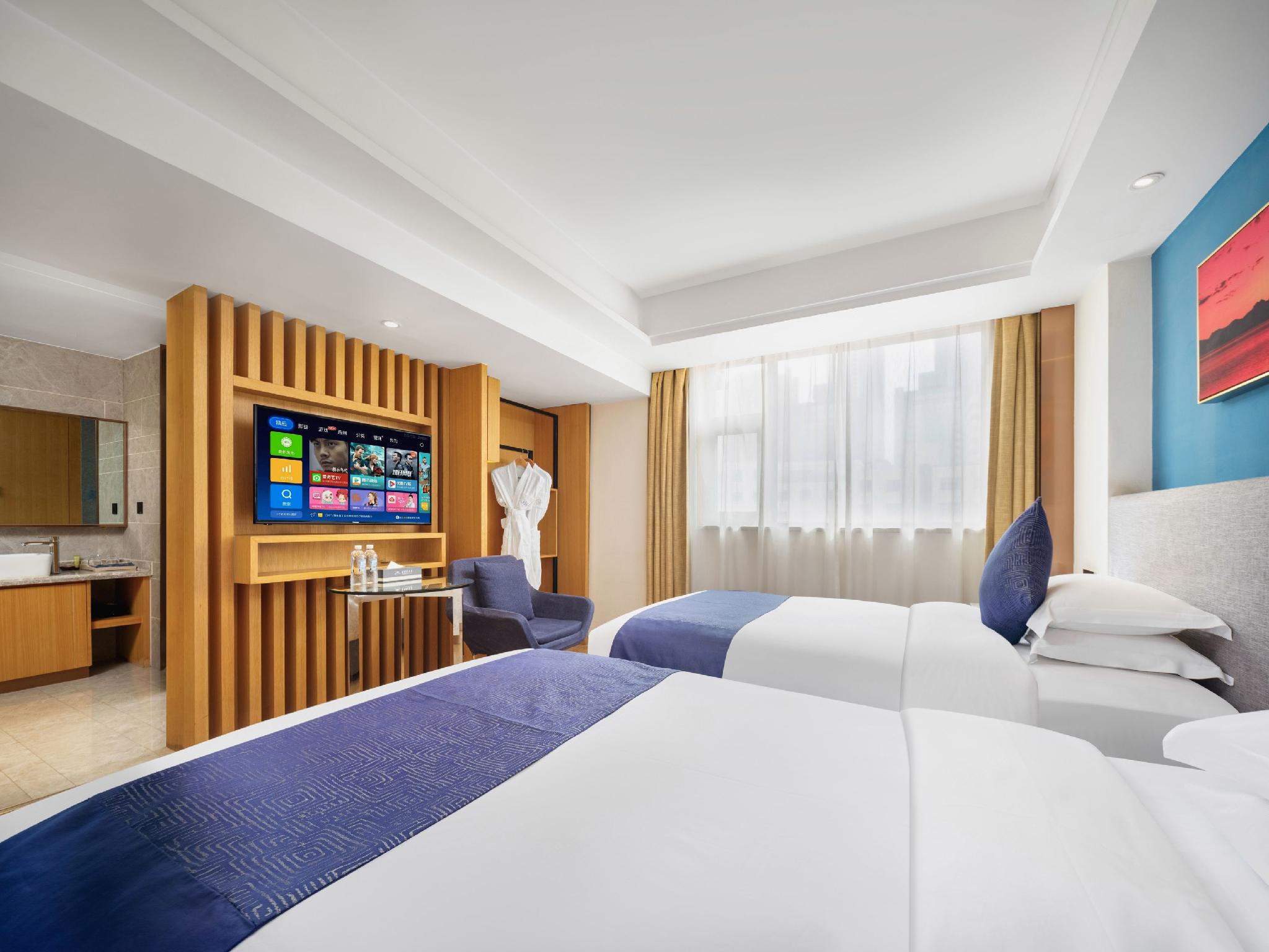 Lanmei Boutique Hotel (Dong Fang Hong Square) 7/17