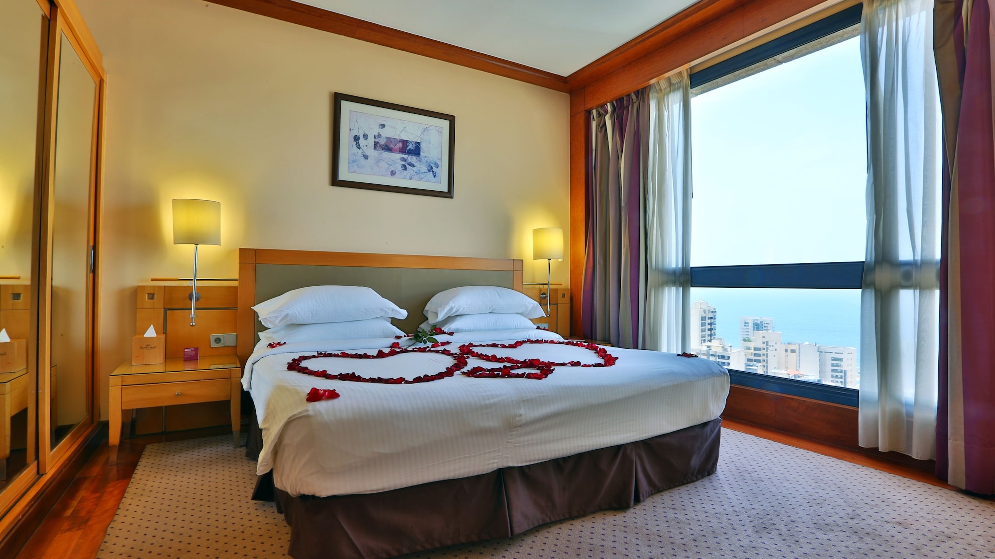 غرفة قياسية بسريرين منفصلين، Crowne Plaza Hotel Beirut 7/10