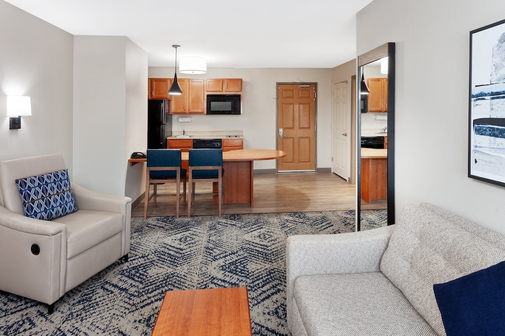 Candlewood Suites Louisville North 47/67