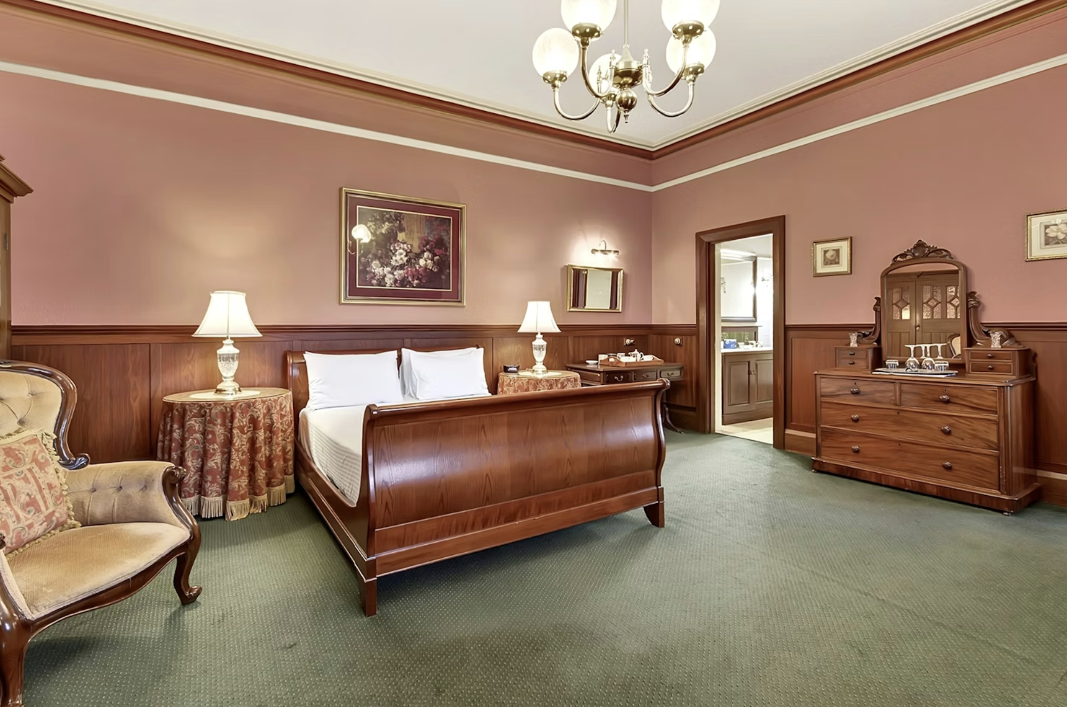 Clifton Motel & Grittleton Lodge (ex The Clifton) 13/25