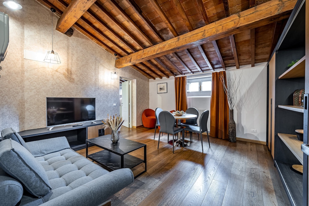 Martelli 6 Suite And Apartments 38/53