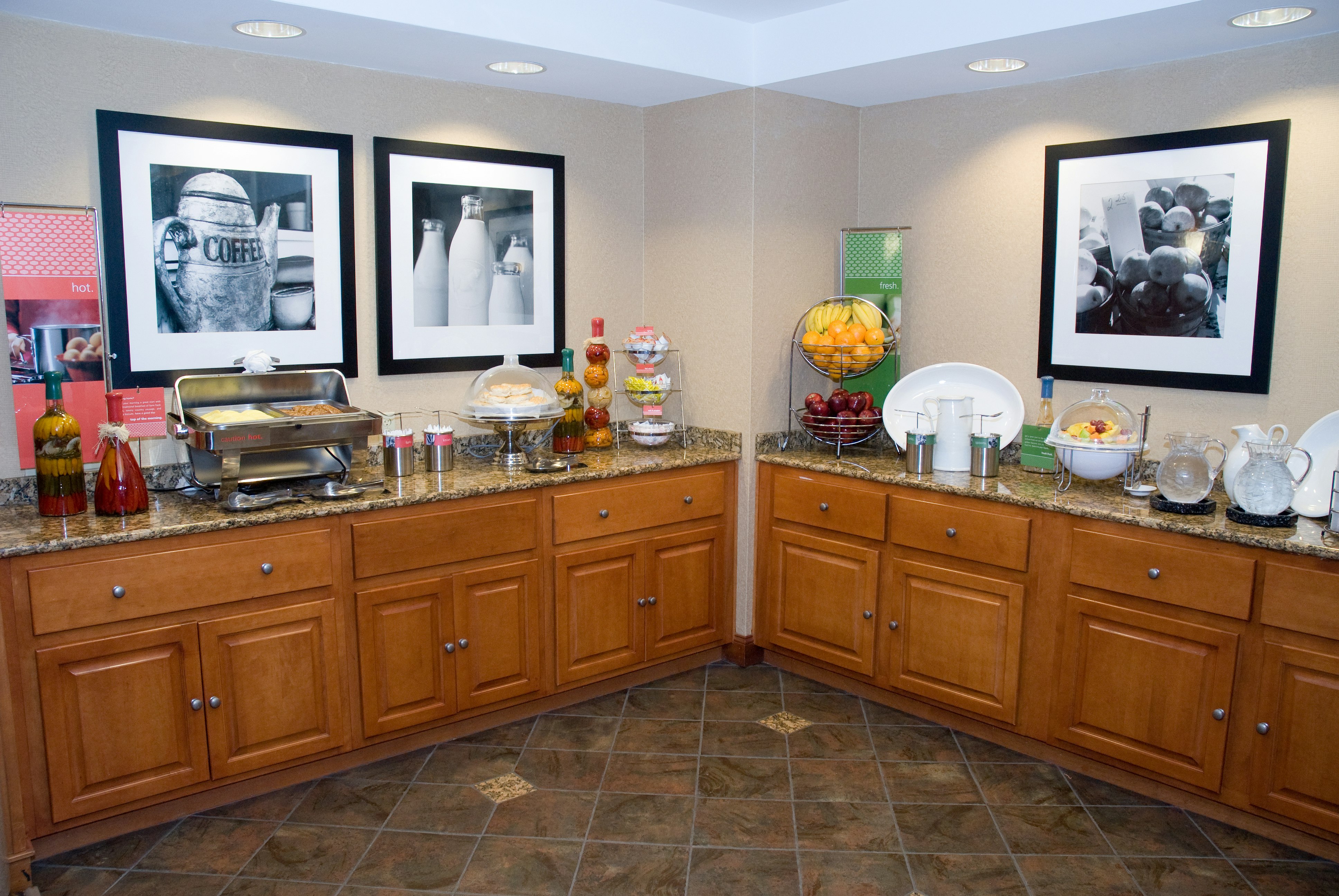 Hampton Inn & Suites By Hilton Manchester - Bedford 7/50