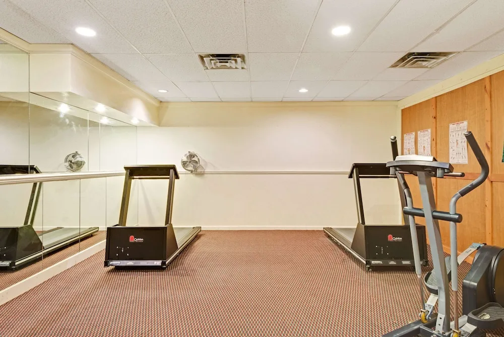 Ramada by Wyndham Kittery 18/27