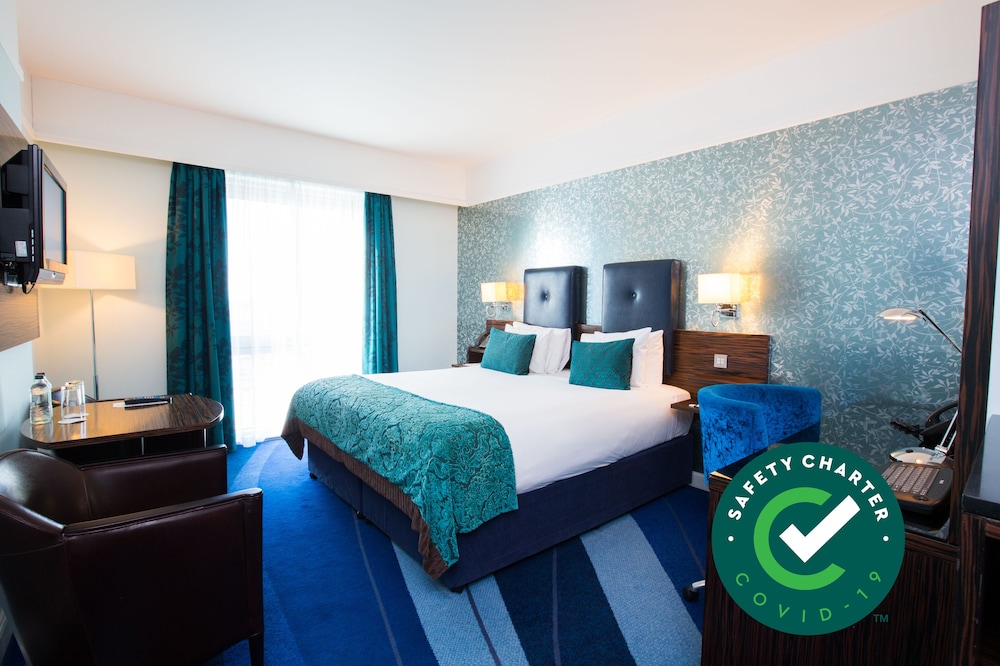 CROWNE PLAZA BLANCHARDSTOWN 20/76