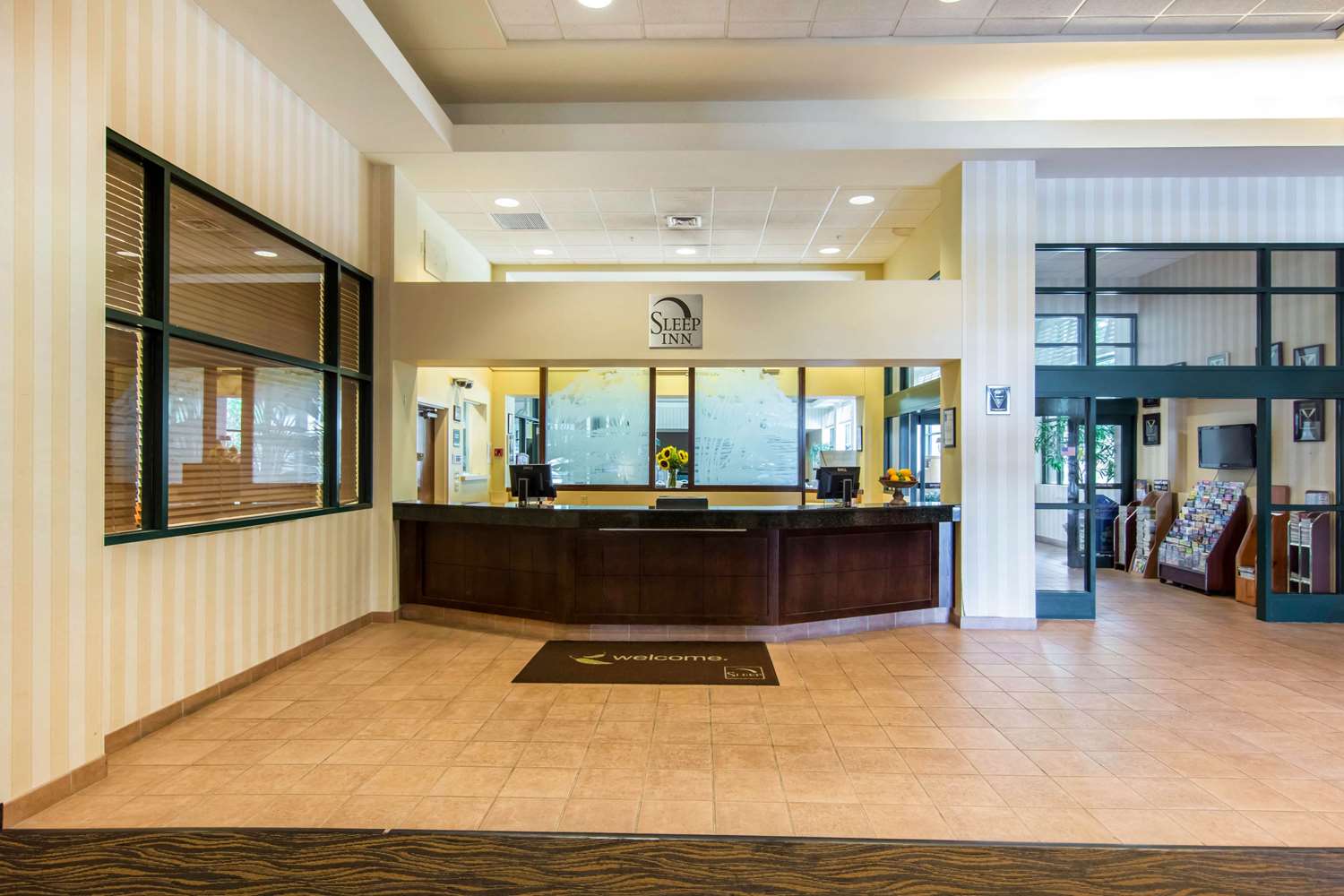 Sleep Inn Lake Wright Norfolk Airport 6/55