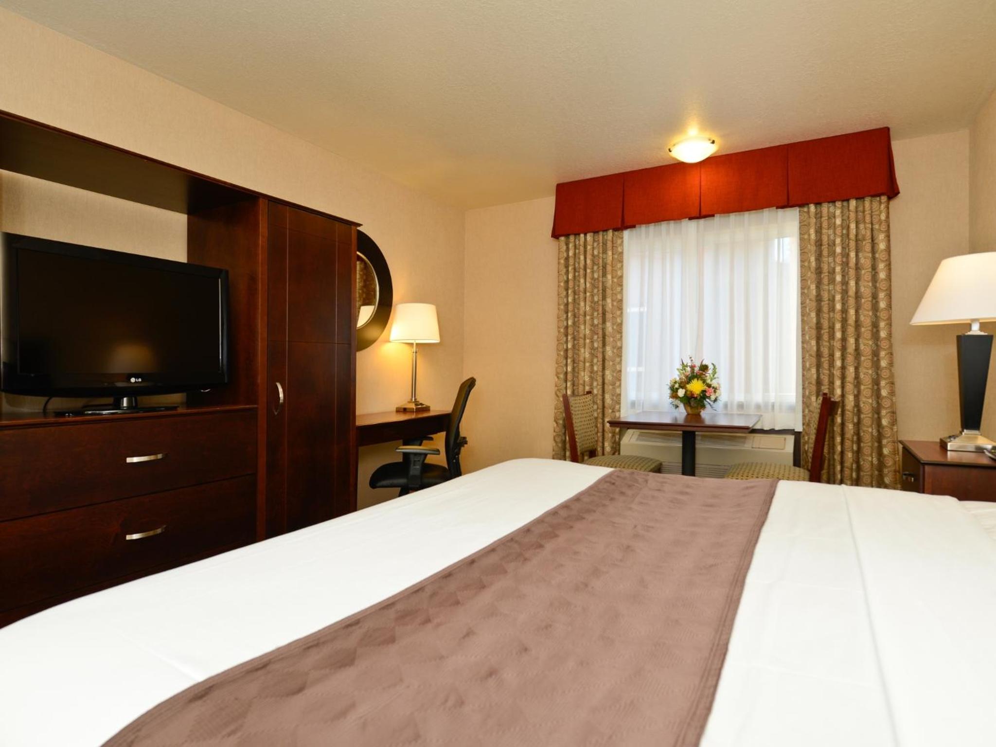 Yellowstone West Gate Hotel 16/51