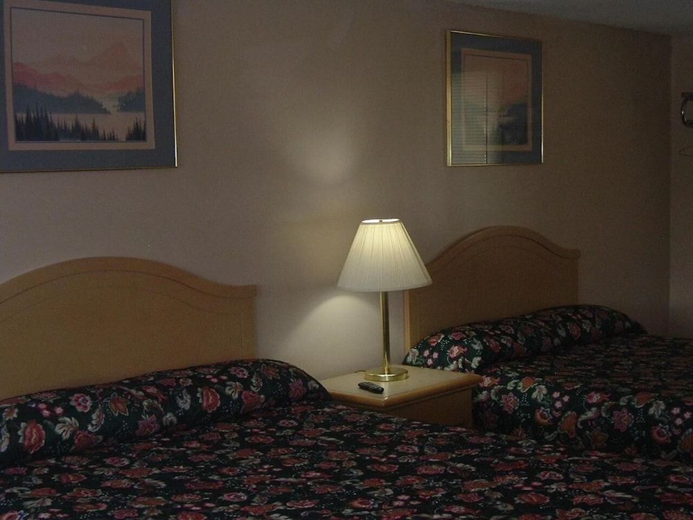 Fels Three Crown Motel 3/20