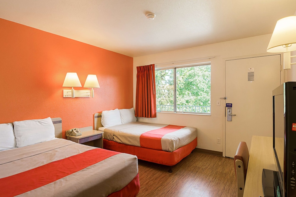 Motel6 Laramie, WY 35/52