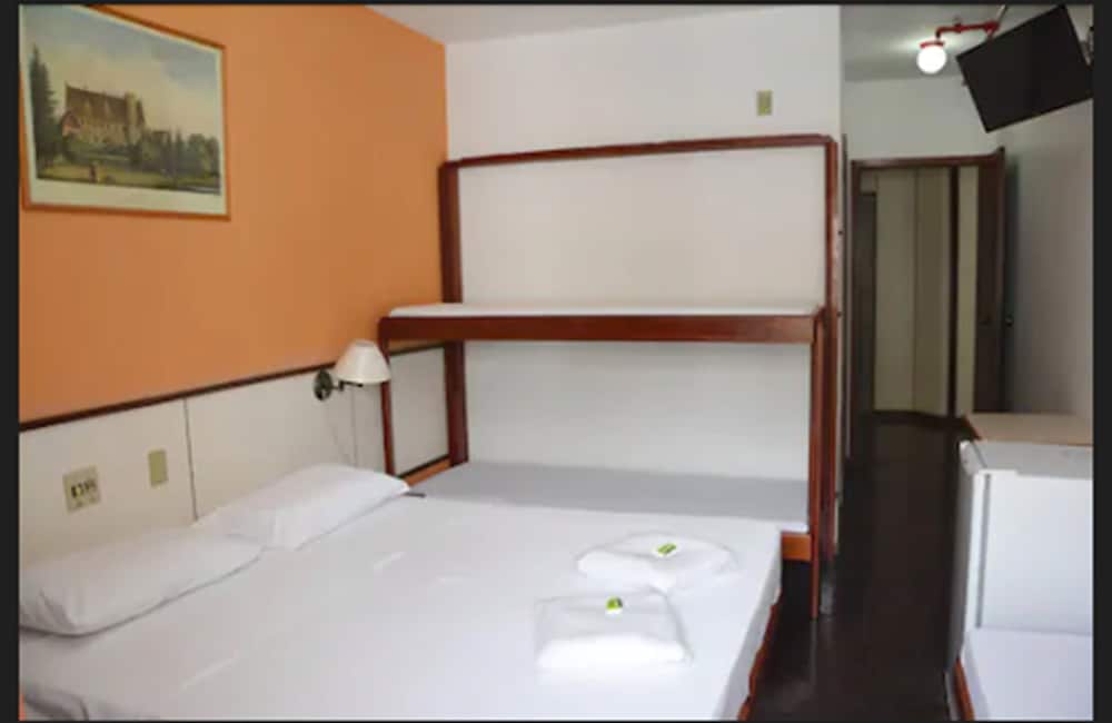 ECONOMY, TWIN BEDS