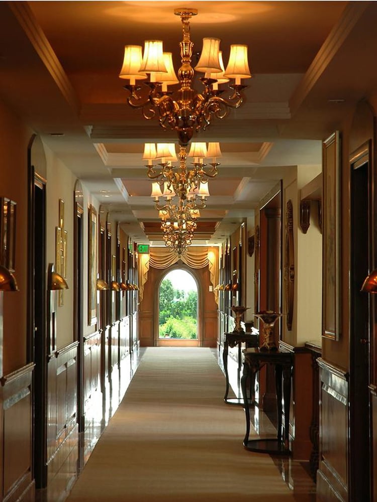 The Palms Town Country Club 25/44