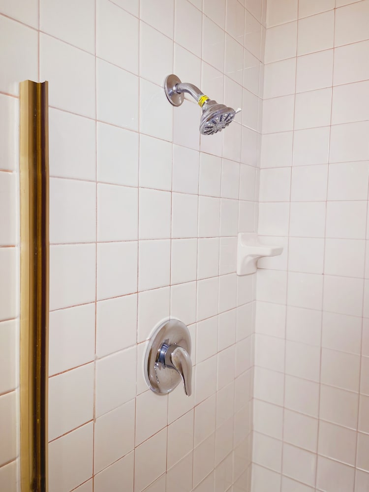 El Patio Inn Studio City 36/59