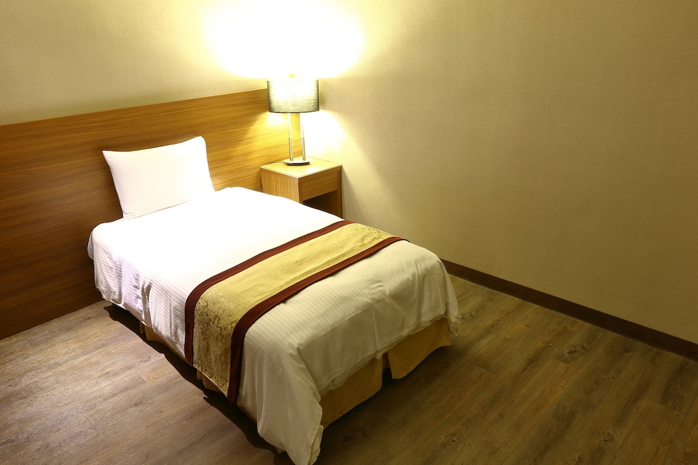 Sankaikan Hotel 12/39