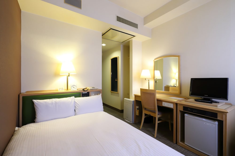 SEMI ROOM, SEMI DOUBLE BED