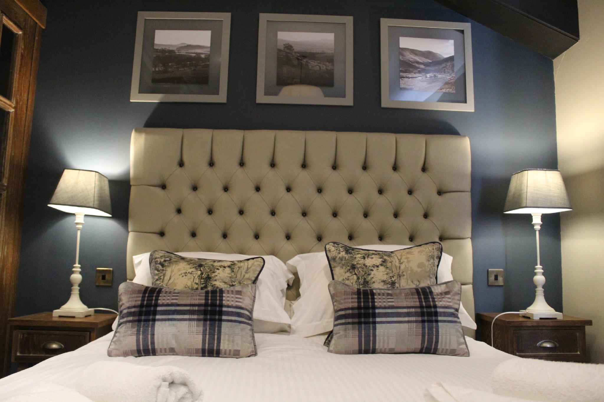 Standard, Double Bed, Side View