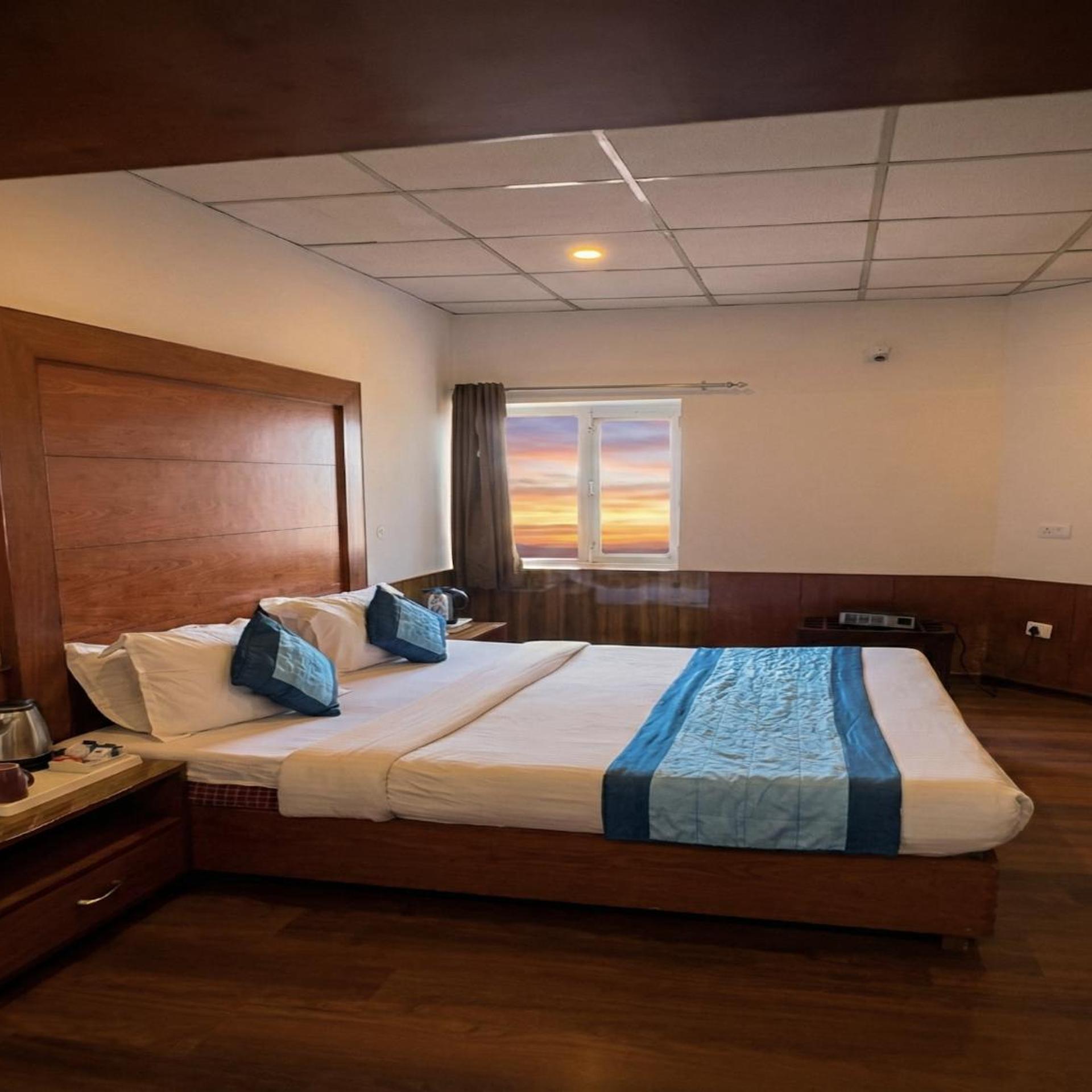 GALLEU HILL RESORTS 20/54