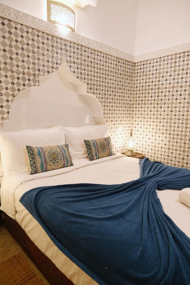 Riad 107 16/50