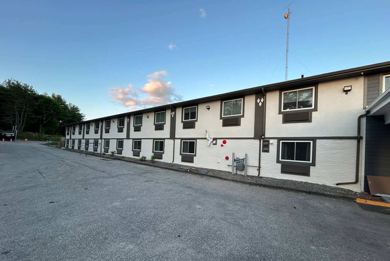 Super 8 By Wyndham Lewiston Auburn Area 12/18